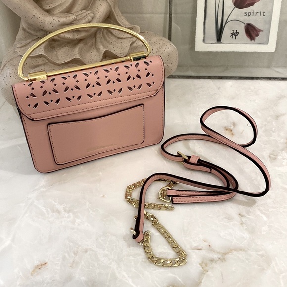 🎉HP🎉 Cutest little pink bag - Picture 2 of 4